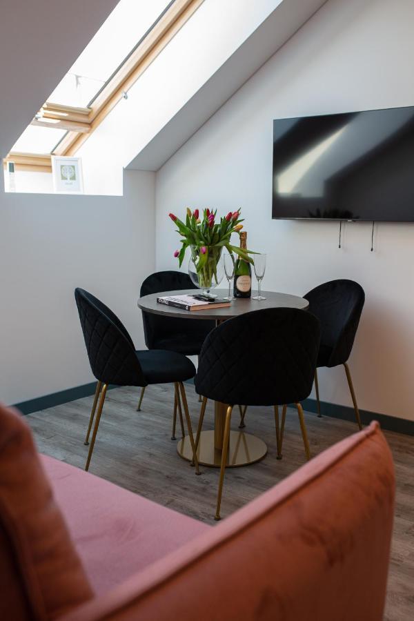 M8 Stylish One-Bedroom Apartment Kaunas Eksteriør billede
